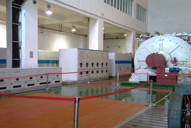 新型15相感應電機試驗現場(chǎng) 新型15相感應電機試驗現場(chǎng)