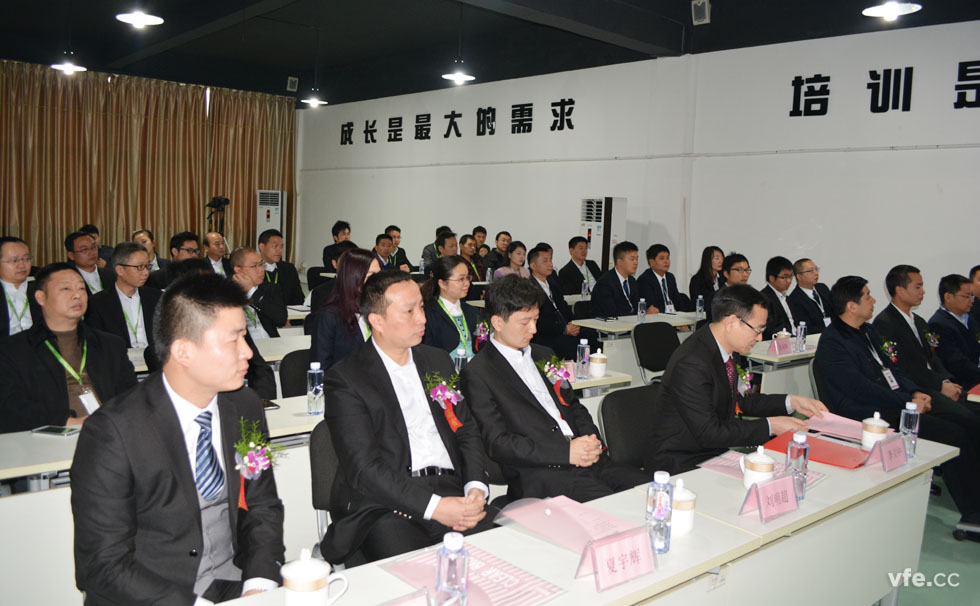 銀河電氣與中達特科達成戰略合作簽約現場(chǎng)