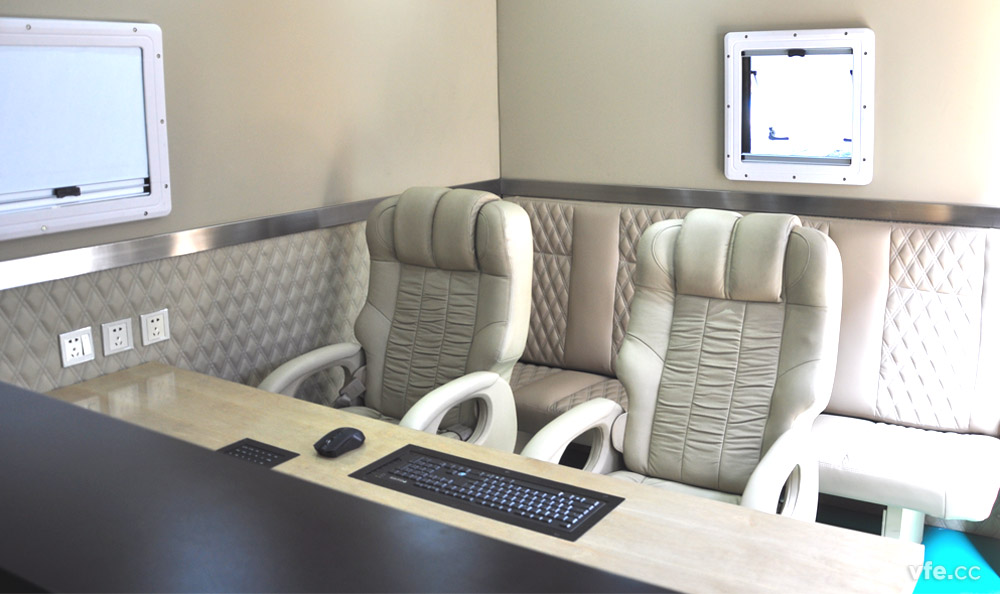 移動(dòng)式高壓電機能效計量檢測平臺內部實(shí)景