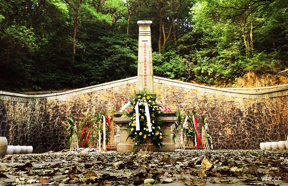 銀河電氣員工祭拜第七十三軍抗戰陣亡將士