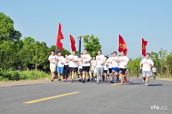 恒力長(cháng)跑隊決戰松雅湖，再創(chuàng  )佳績(jì)