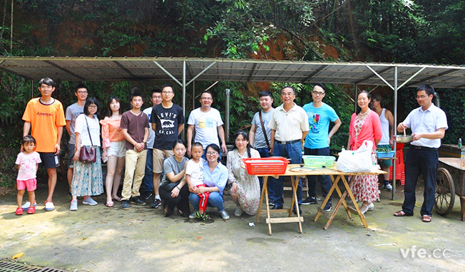 銀河電氣開(kāi)展團建野炊活動(dòng) 員工暢享初夏假日 銀河電氣開(kāi)展團建野炊活動(dòng) 員工暢享初夏假日