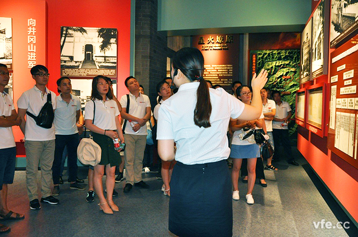 銀河人參觀(guān)湖南黨史陳列館