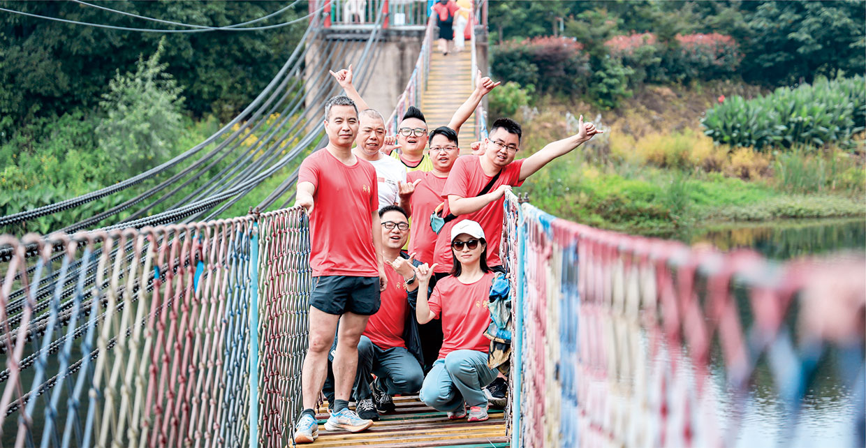 昂揚青春，砥礪前行