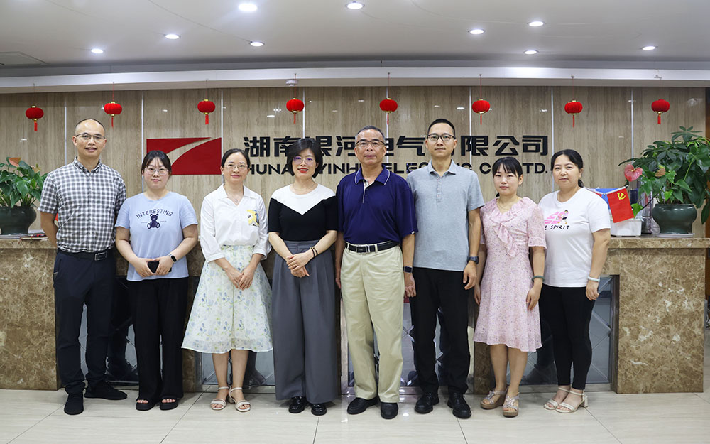 經(jīng)開(kāi)區人才局領(lǐng)導蒞臨我司指導 經(jīng)開(kāi)區人才局領(lǐng)導蒞臨我司指導