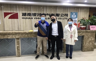 銀河電氣為員工請理發(fā)師上門(mén)服務(wù)